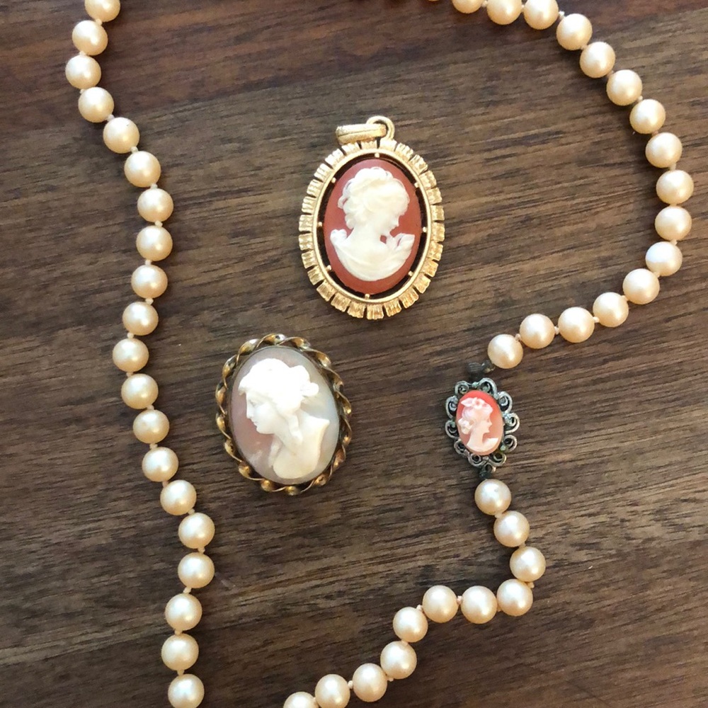 Cameo Collection: Pearl Necklace, Pendant & Pin